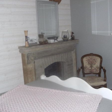 Jolie Chambre Dans Ancien Corps De Ferme Bed & Breakfast Bellengreville  Екстериор снимка